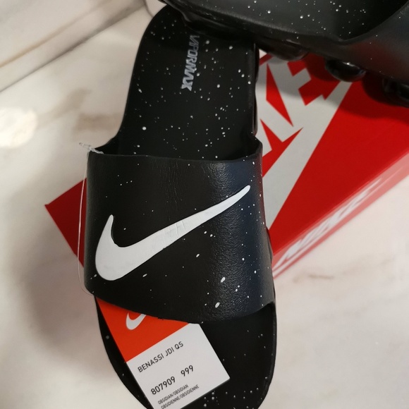 nike vapormax flip flops